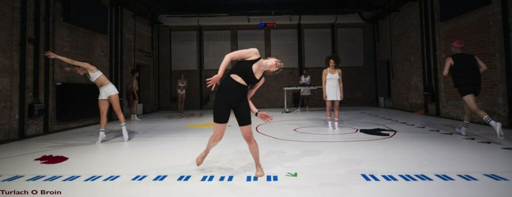 Final scene: Dancer dancing and Arnau Montserrat performing sound in Leib Bei Mir Danceshow